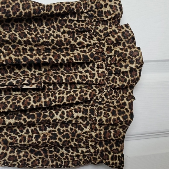 Suzy Shier Cheeter Print Cropped Cami Top with Ruched Back and ruffled hem - Picture 4 of 13